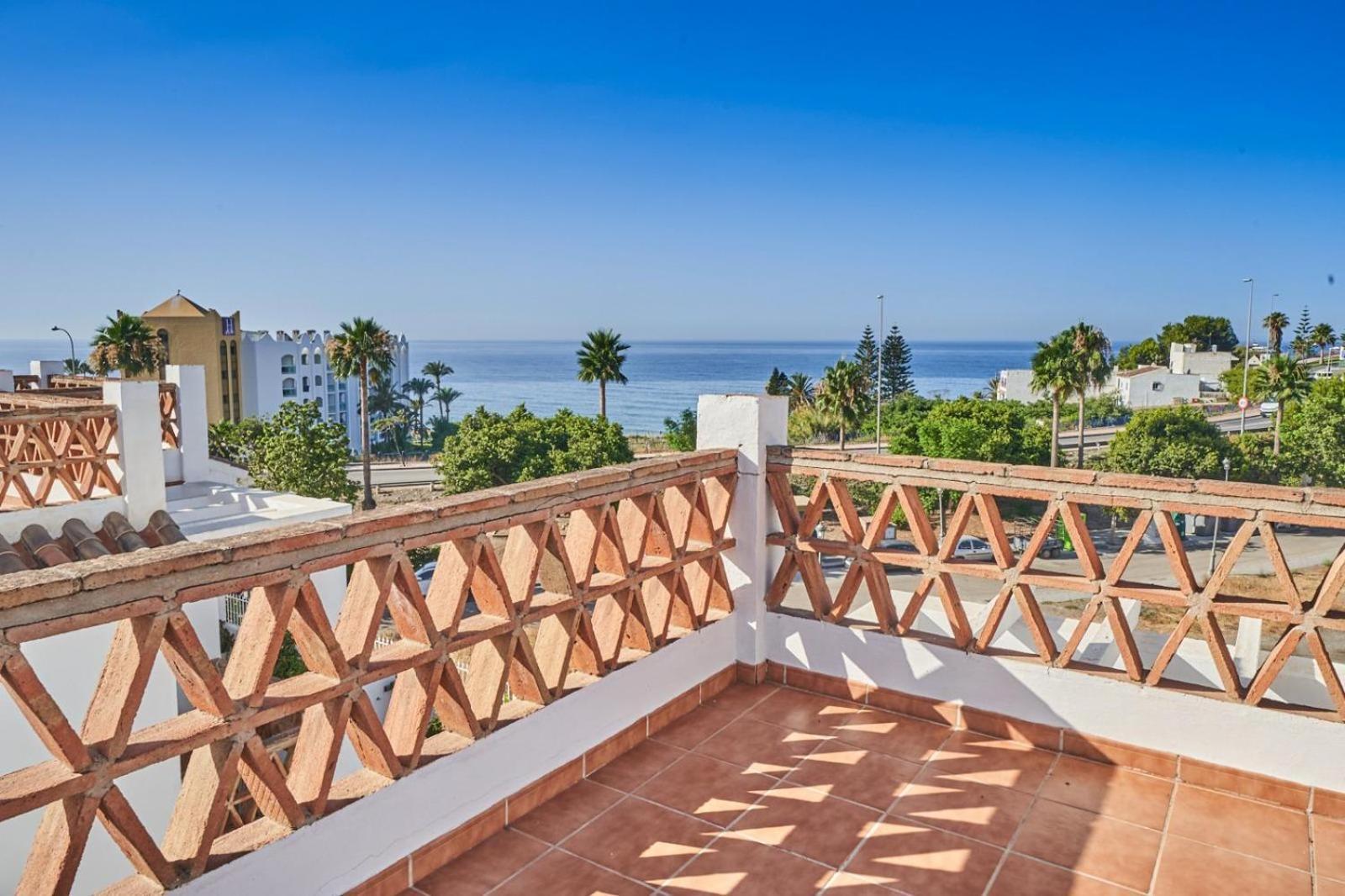 Villa Pura - Private Jacuzzi & Heated Pool Nerja Esterno foto