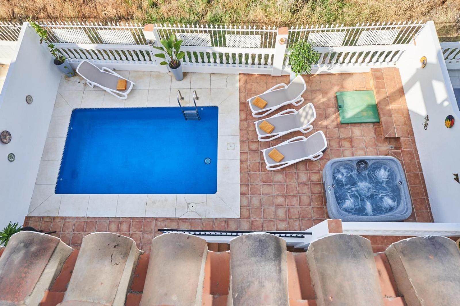 Villa Pura - Private Jacuzzi & Heated Pool Nerja Esterno foto