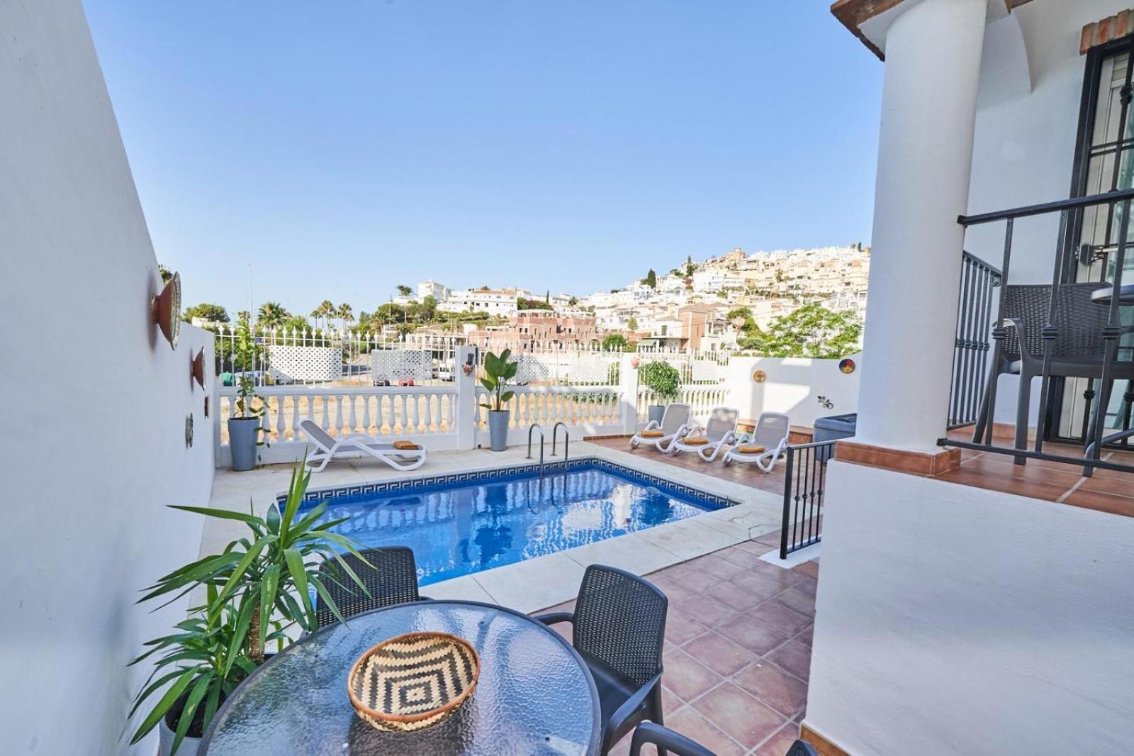 Villa Pura - Private Jacuzzi & Heated Pool Nerja Esterno foto