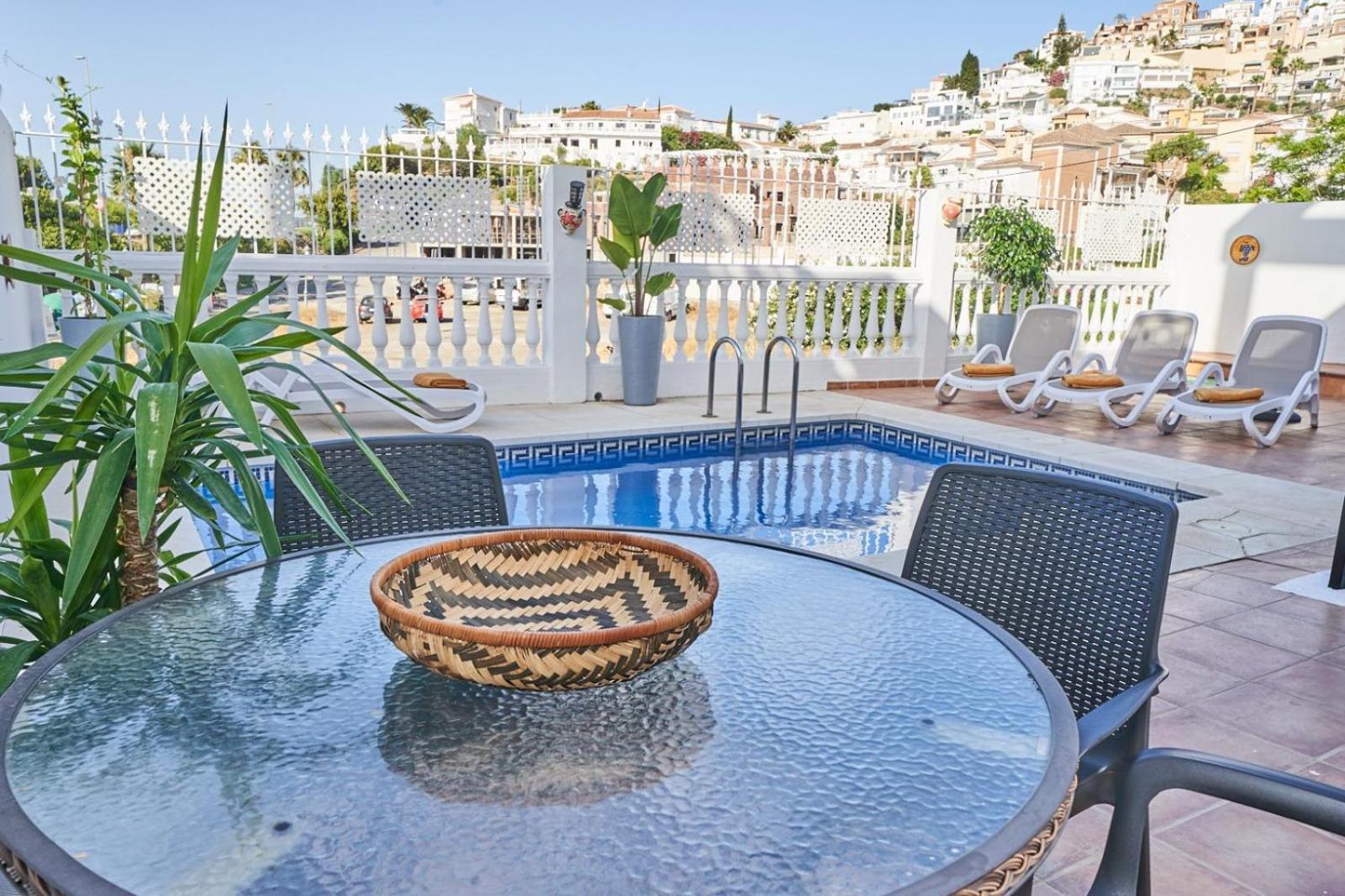 Villa Pura - Private Jacuzzi & Heated Pool Nerja Esterno foto