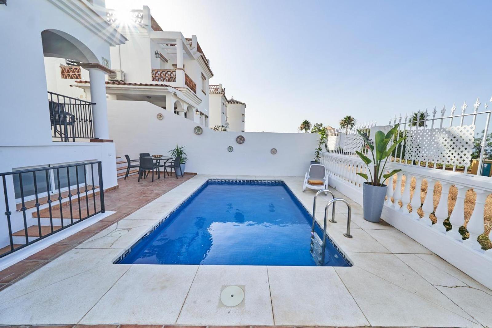 Villa Pura - Private Jacuzzi & Heated Pool Nerja Esterno foto