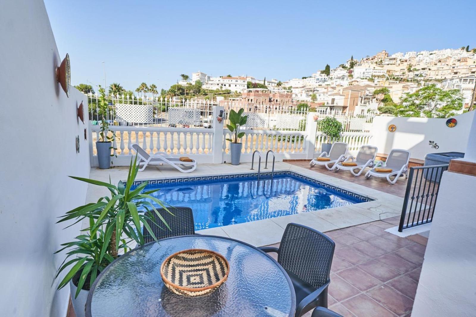 Villa Pura - Private Jacuzzi & Heated Pool Nerja Esterno foto